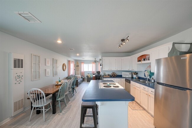 Building Photo - 510 Oyster St