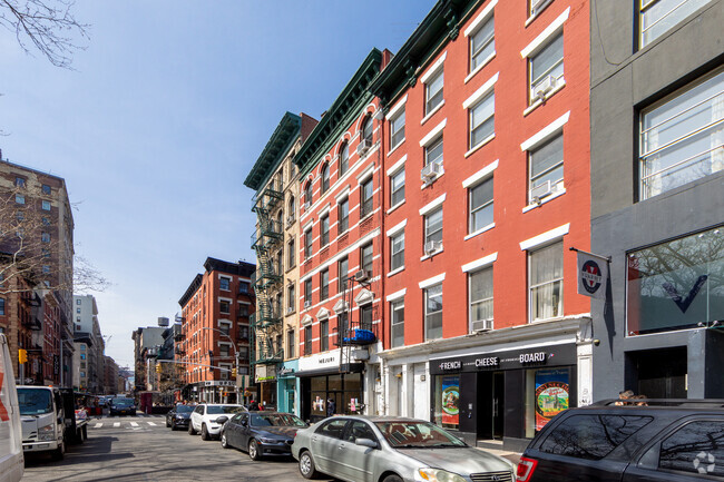 Building Photo - 43 Spring St