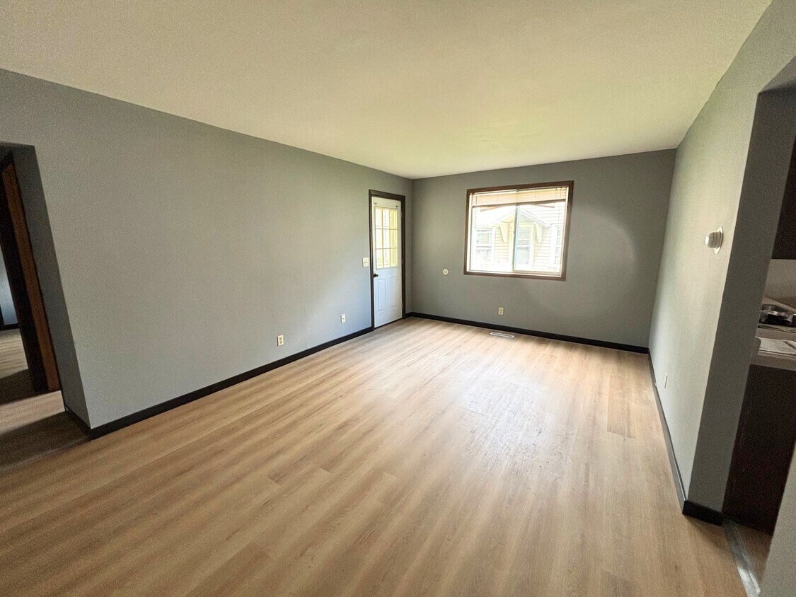Foto principal - 822-824 Menomonie St