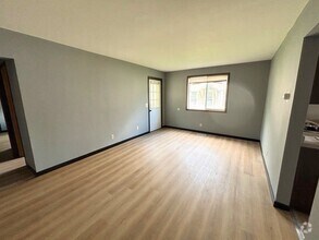 Building Photo - 822 Menomonie St