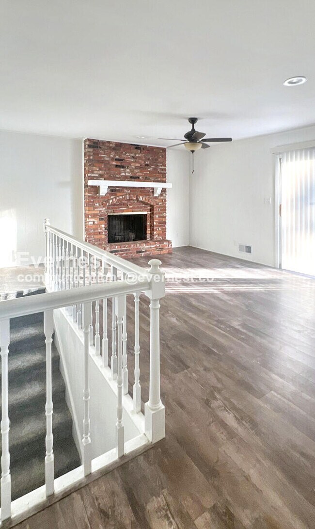 Foto del edificio - 10827 Beacon Ave