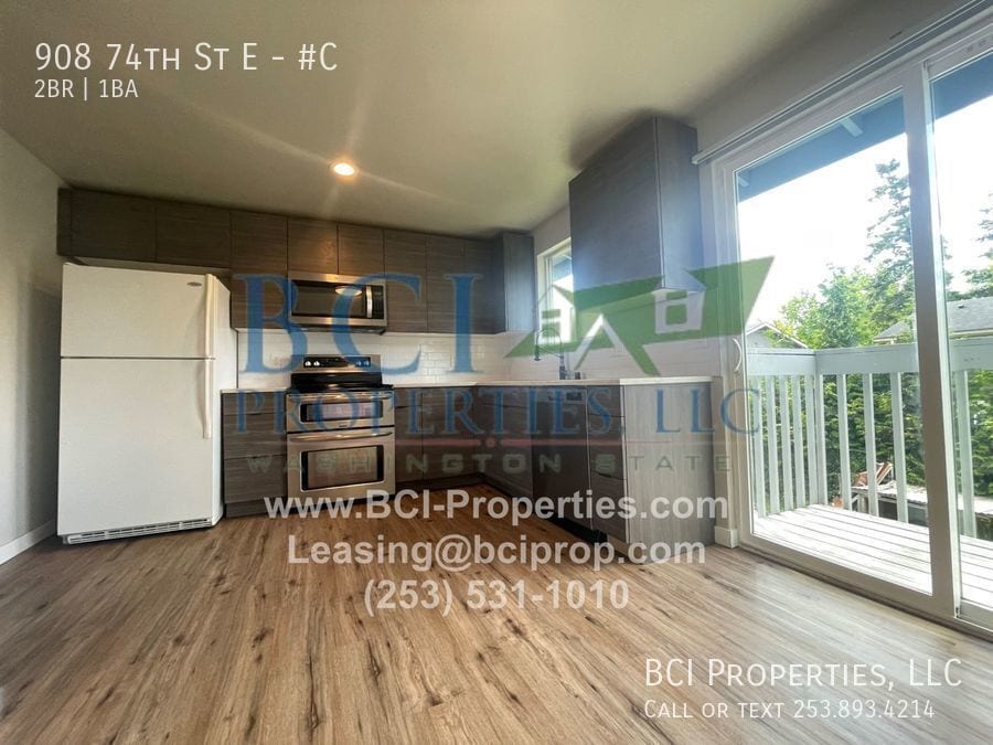 Primary Photo - Spacious 2 bedroom apartment ready for mov...
