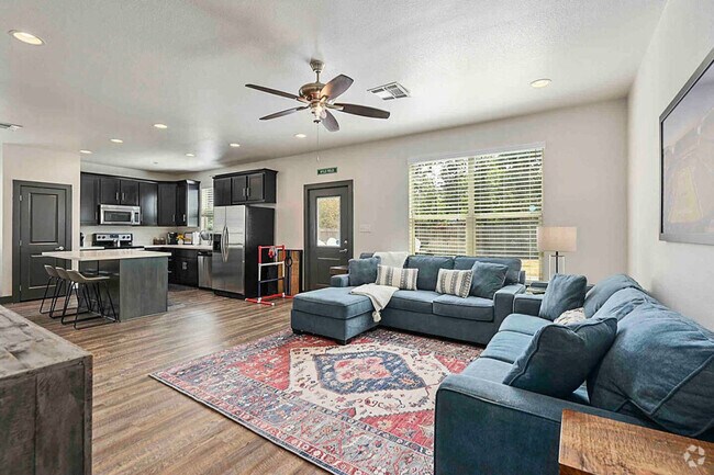 Building Photo - 4304 Oaklawn St
