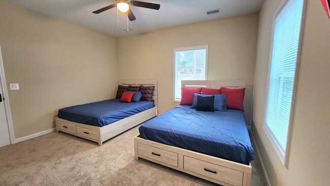 Photo - 376 Washington Dr House