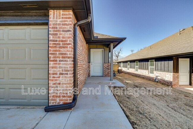 Building Photo - 11603 Mackenzie Wy