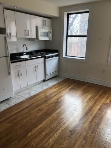 Building Photo - Amazing one bedroom apartment