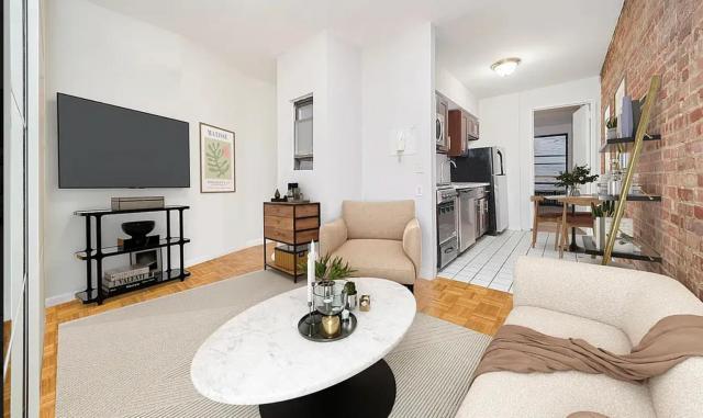 Foto principal - 2 bedroom in New York NY 10036