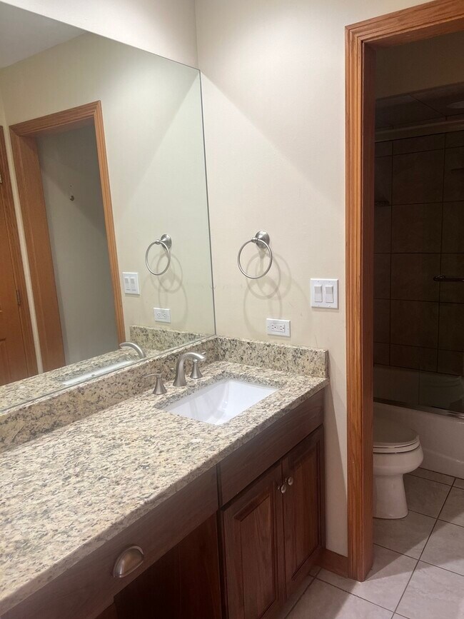 Foto del edificio - 1988 Green Bay Rd
