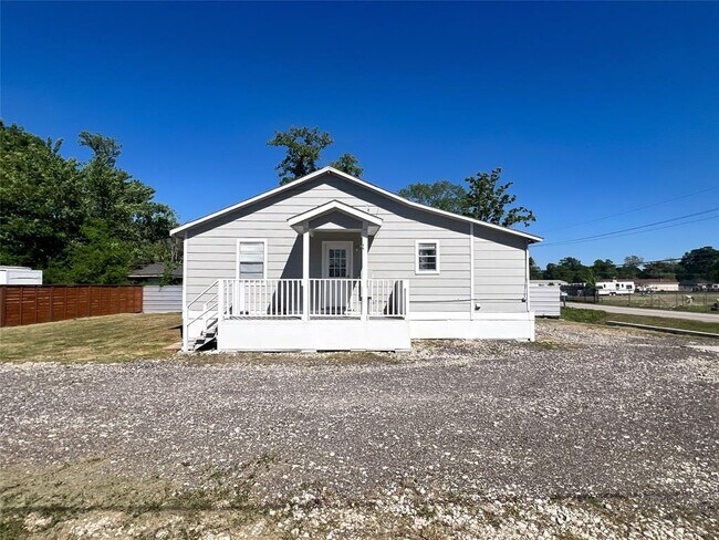 Building Photo - 24651 Wayne Rd