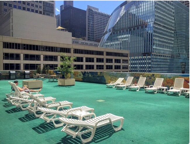 Terraza recientemente terminada - 200 Dearborn N St