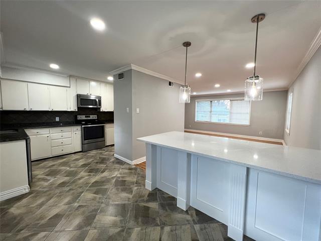 Building Photo - 9420 Green Terrace Dr