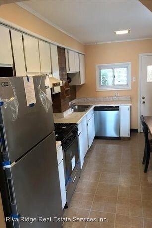 Building Photo - 3 br, 1 bath House - 1306 Overcliff Way