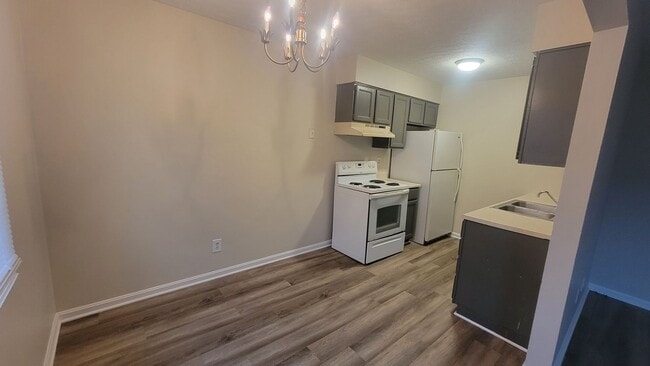 Building Photo - 6300 Jeffrey Dr