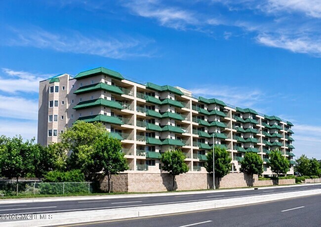 Foto del edificio - 422 Ocean Blvd N