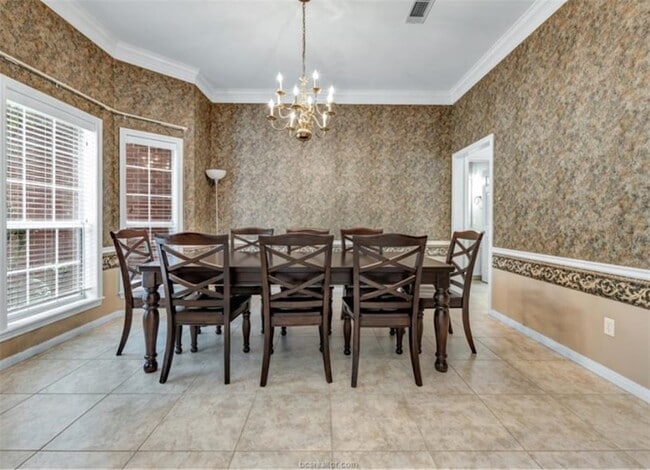 Building Photo - 4601 Valleybrook Cir