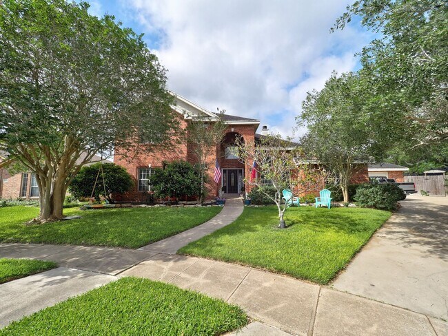 Building Photo - 6405 Bellac St