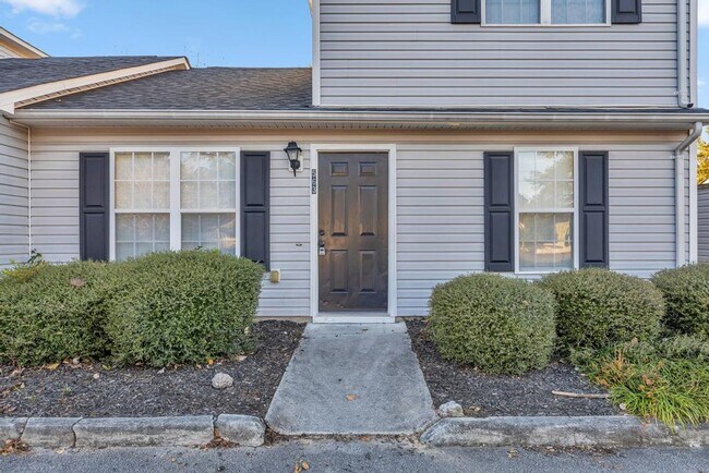 Building Photo - Great Location to Camp Lejeune!