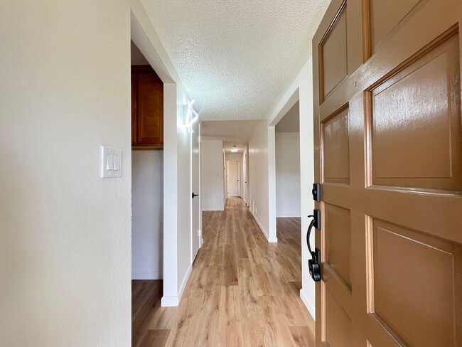 Building Photo - SPACIOUS 3 BEDROOM HOUSE IN PLEASANTON!!!