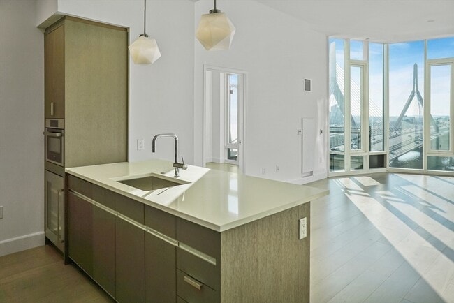 Foto del edificio - 100 Lovejoy Pl