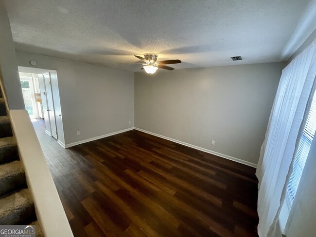 Building Photo - 111 Pelican Point Dr