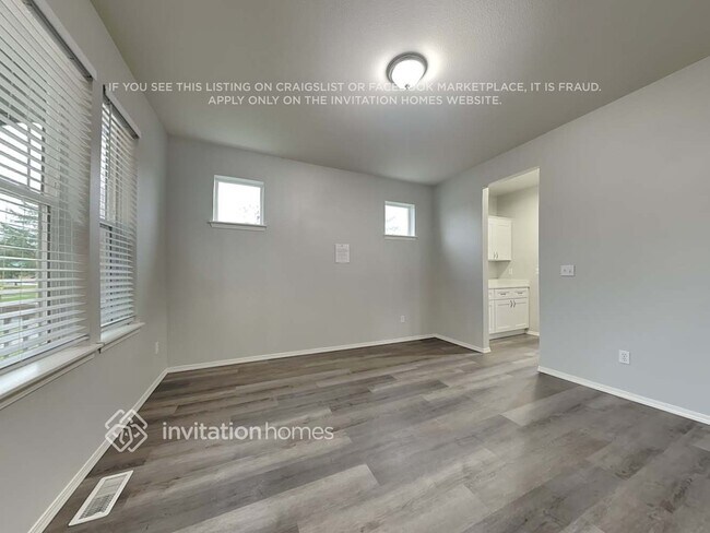 Foto del edificio - 301 Hawk Ave SW