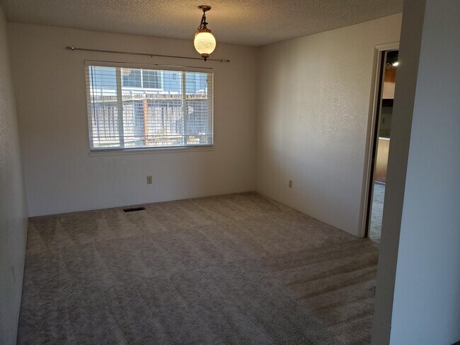 Foto del edificio - 2467 Hawkins St