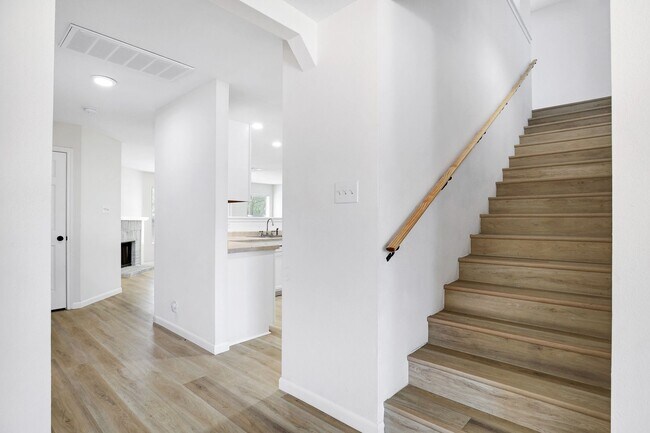 Building Photo - Stunning Remodeled Two-Story Home in Exclu...
