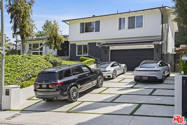 Foto del edificio - 16544 Park Ln Dr