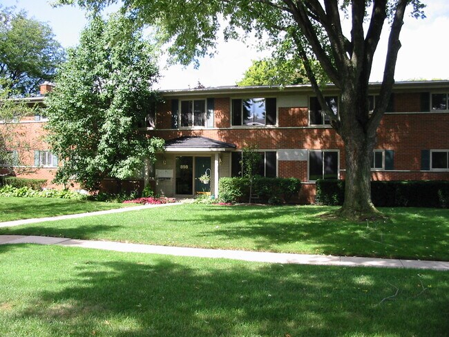 Building Photo - 898 N Adams Rd