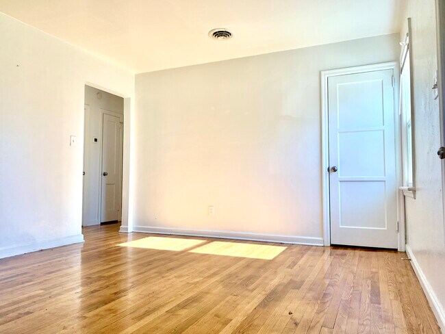 Foto del edificio - 149 Chichester Ave