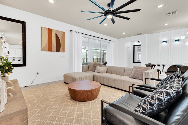 Foto del edificio - 3624 Lily Ln