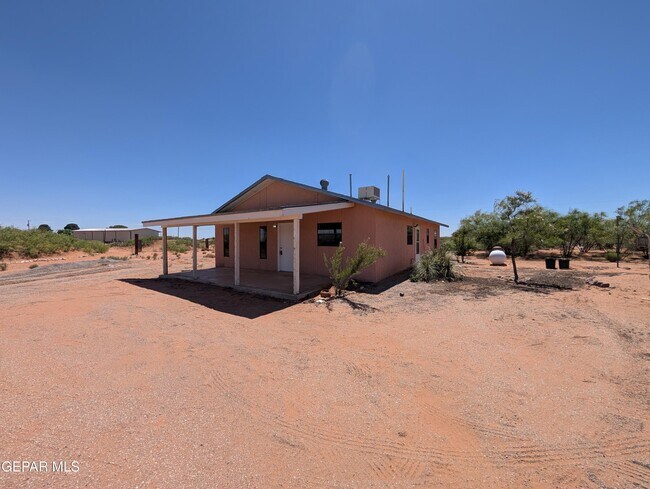 Foto del edificio - 13918 Wild Flower Dr