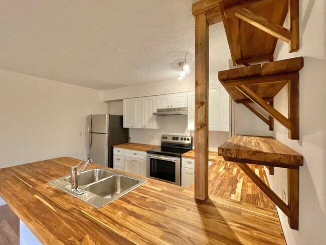 Foto del edificio - Freshly Renovated 1 bedroom convenient to ...