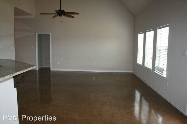 Building Photo - 4 br, 2.5 bath House - 3120 Stallion