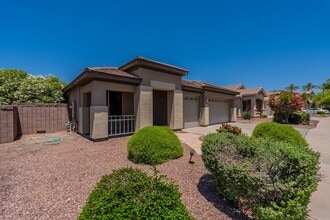 Building Photo - 1302 E Ebony Dr