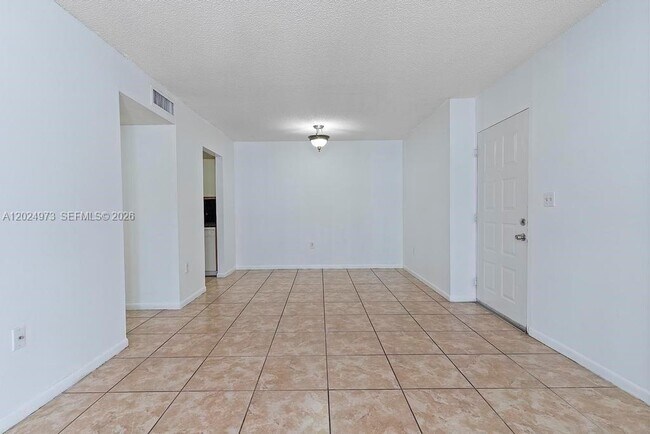 Foto del edificio - 7403 SW 152nd Ave