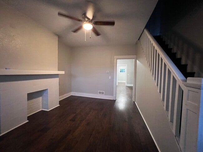 Building Photo - Updated 2BR Townhouse now showing!