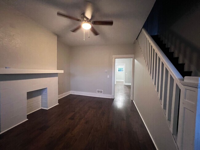 Foto del edificio - Updated 2BR Townhouse now showing!
