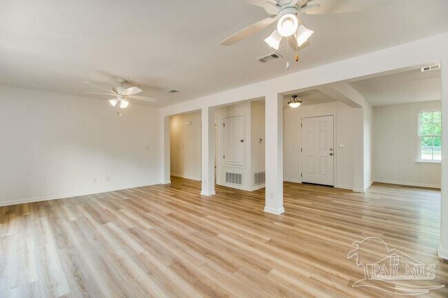 Foto del edificio - 2377 E Olive Rd