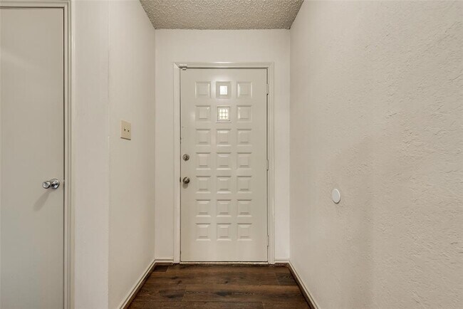 Building Photo - 1888 Green Slopes Dr