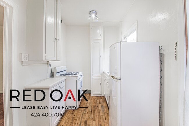 Building Photo - 836 Sanborn Ave