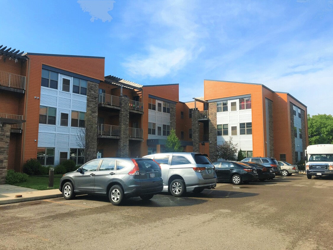 Eagle Harbor Apartments Photo