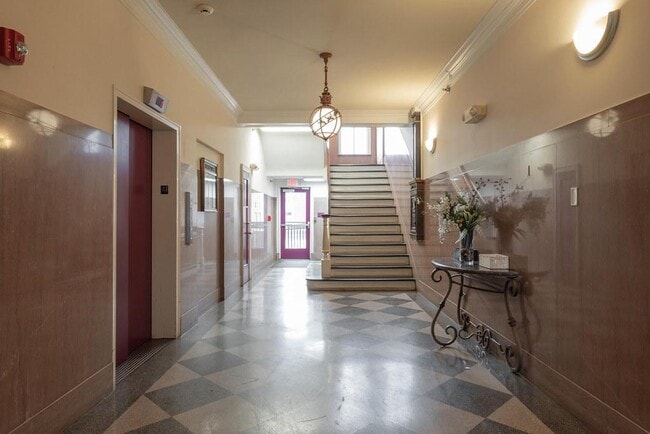 Foto del edificio - 212 E Clay St