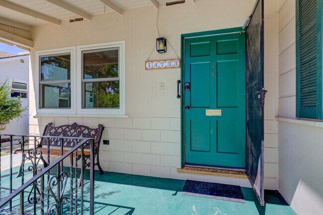 Foto del edificio - 14733 Mccormick St