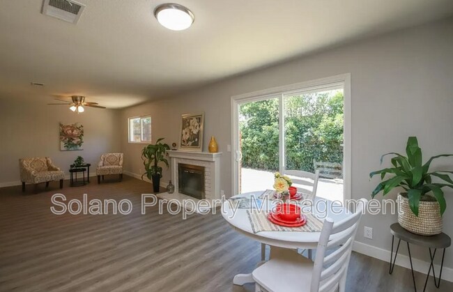 Foto del edificio - 849 Finch Way