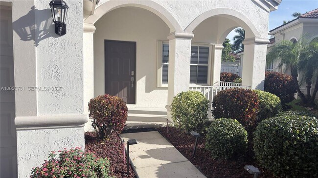Foto del edificio - 692 Maplewood Ct