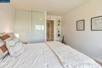 Building Photo - 233 Orange St