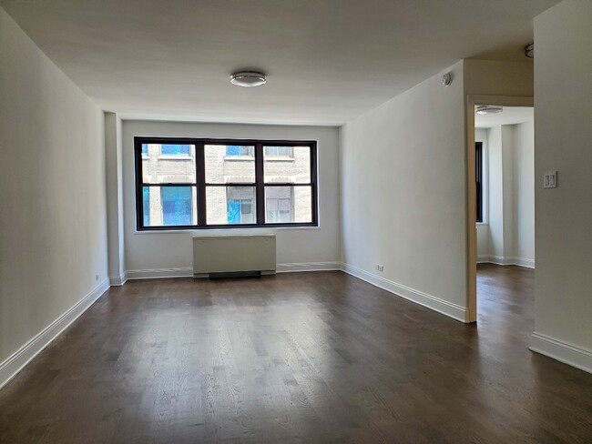 Building Photo - 96 Fifth Avenue