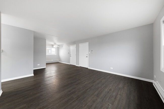 Living/Dinning - 6315 Joliet Rd