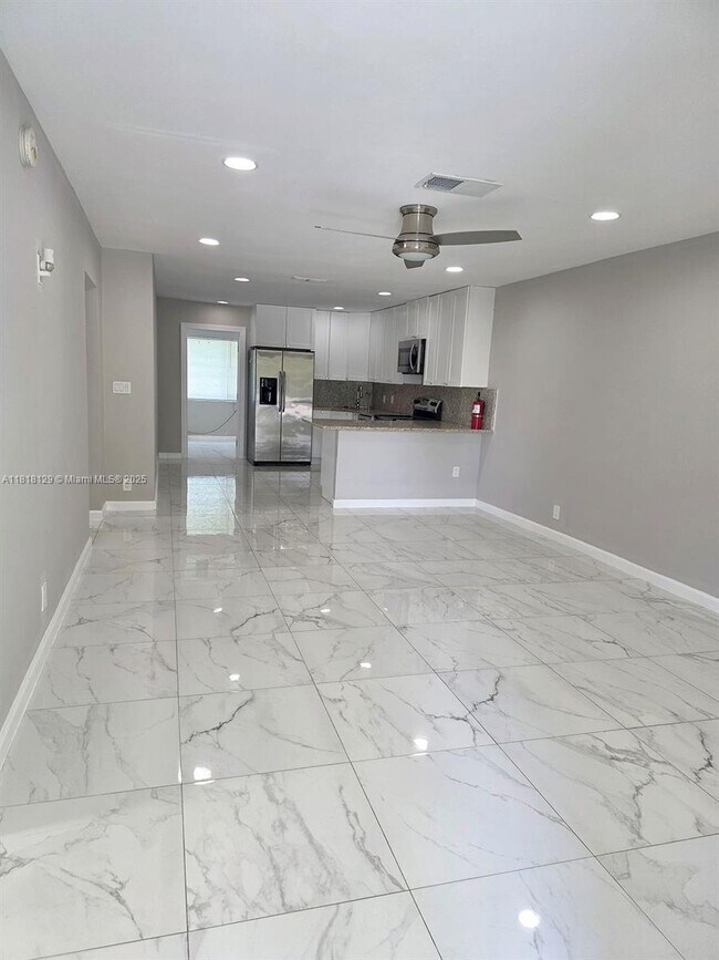 Foto del edificio - 7761 NW 42nd Pl
